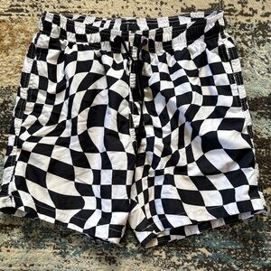 H&M men’s Medium Polyester Lightweight Checkered Black And White Shorts